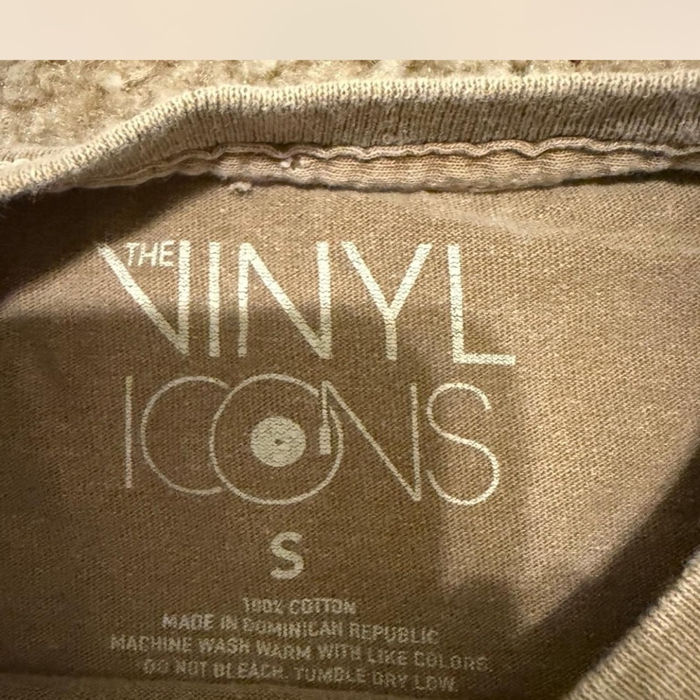 Tilly’s The Vinal Icons Def Leppard “Rock of Ages” Tee – Size Small - Picture 2 of 2